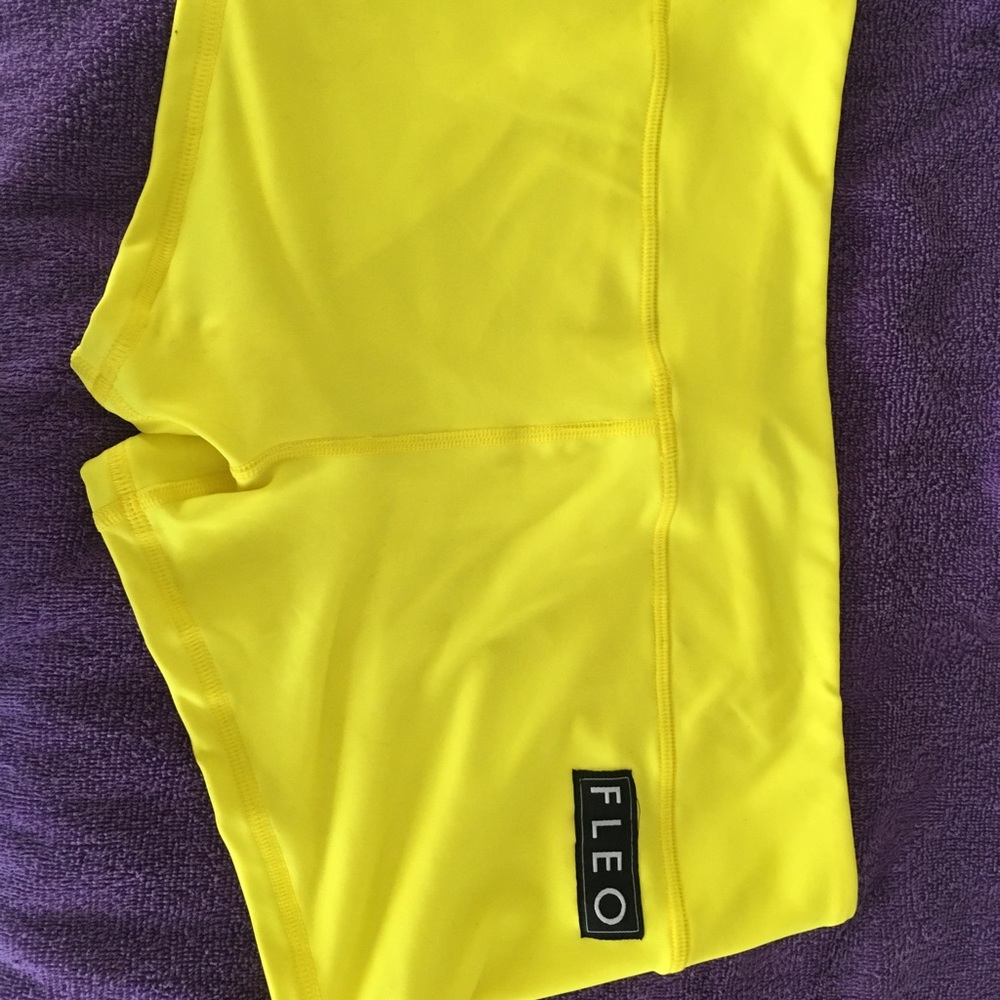 Fleos Shorts